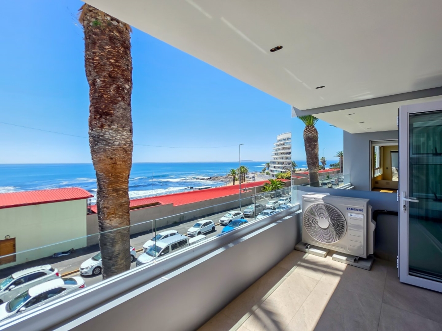 2 Bedroom Property for Sale in Sea Point Western Cape